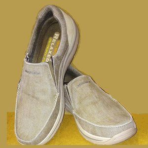 Men's Skechers Slip ons Canvas 11 45 Very lightly used Relaxed Fit Memory Foam
